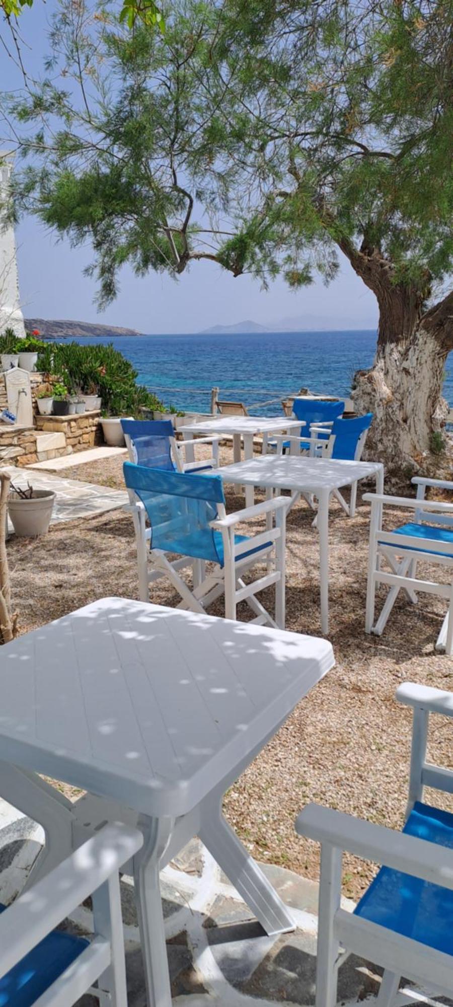 Dinas Inn Piso Livadi Exterior photo