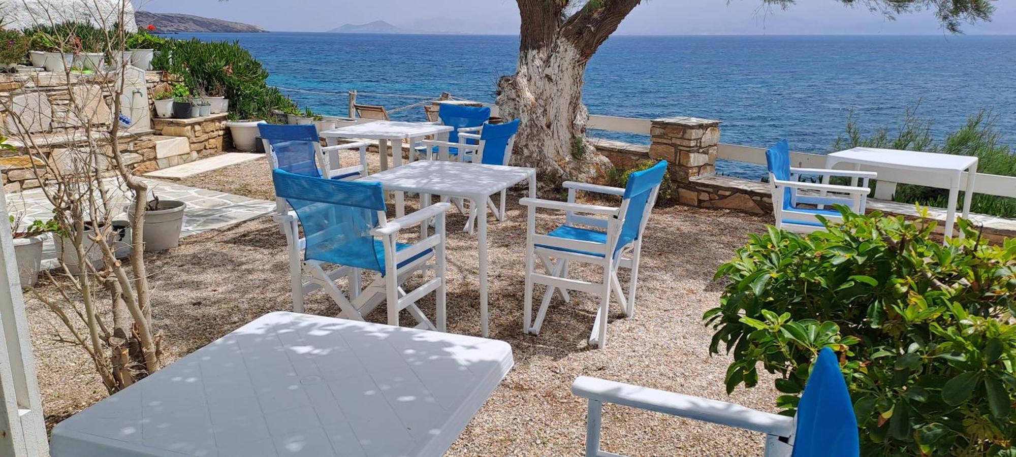 Dinas Inn Piso Livadi Exterior photo