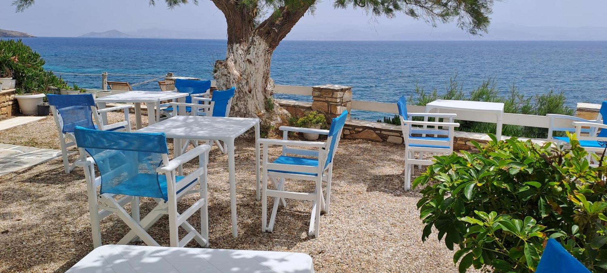 Dinas Inn Piso Livadi Exterior photo