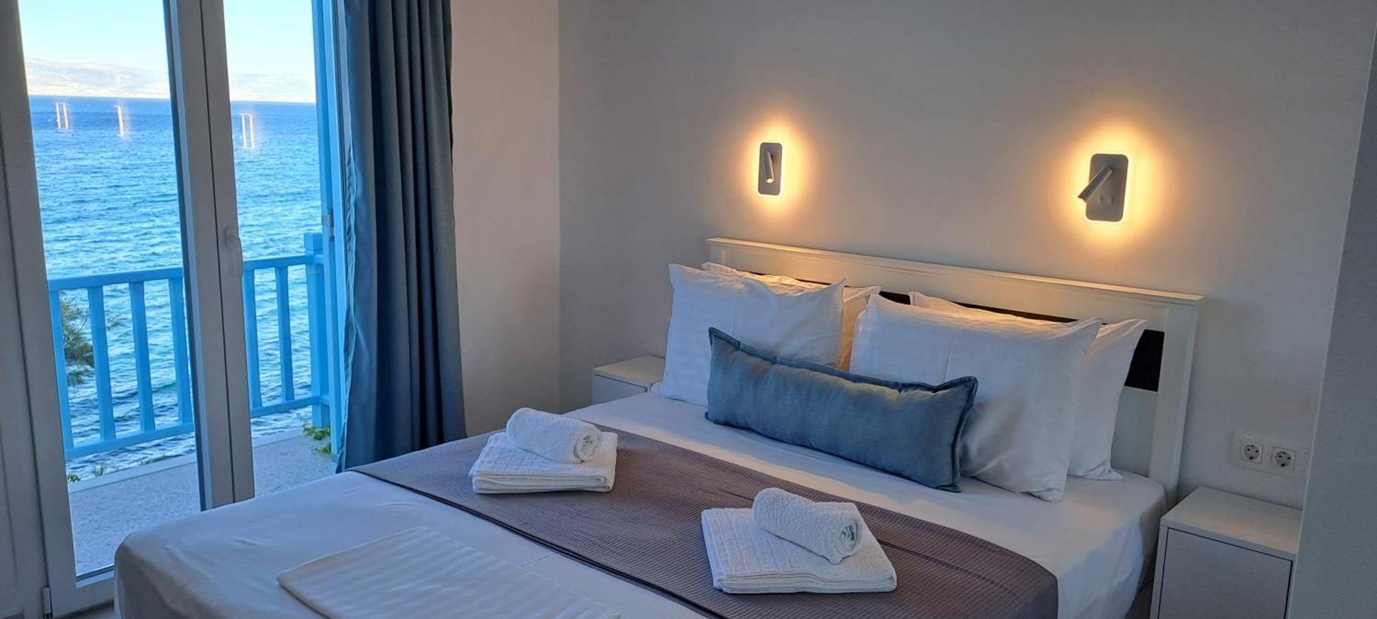 Dinas Inn Piso Livadi Exterior photo