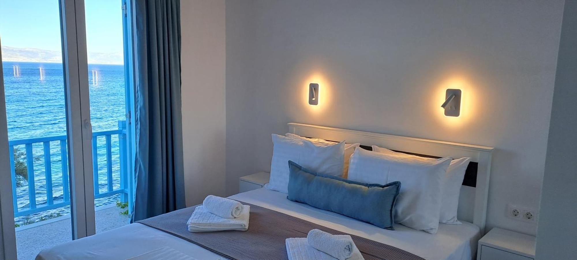 Dinas Inn Piso Livadi Exterior photo